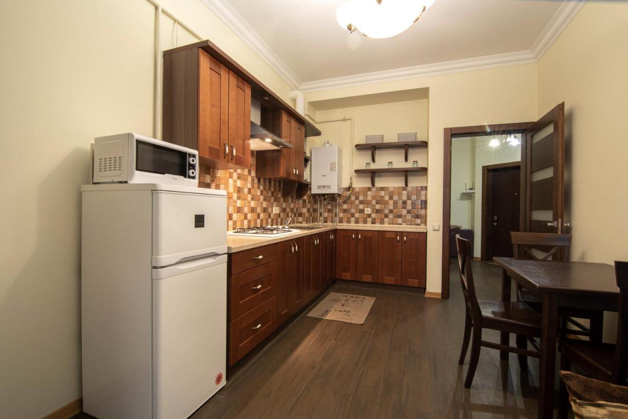 Comfort Apartment Leopoli Esterno foto