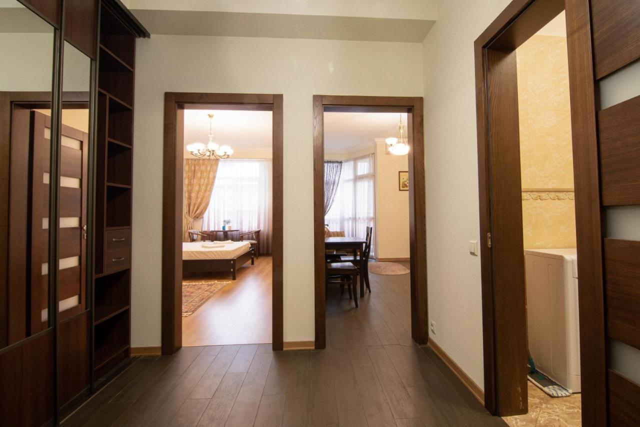 Comfort Apartment Leopoli Esterno foto